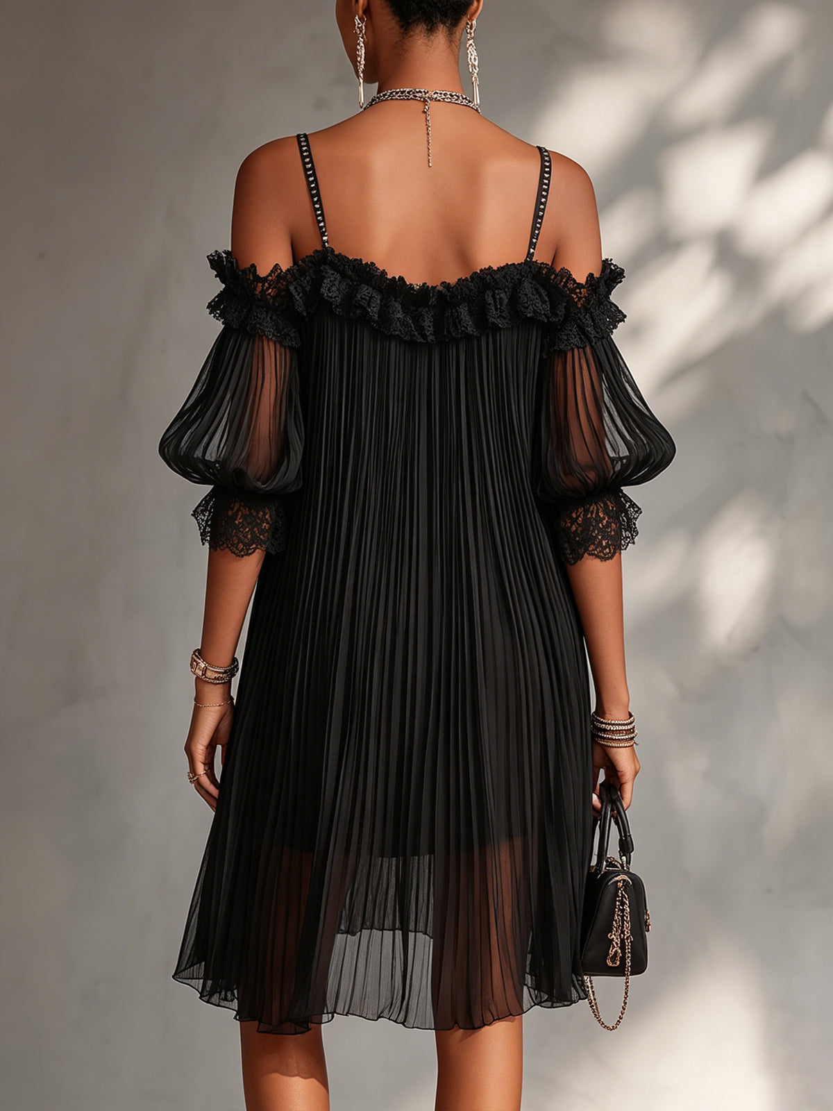 Vestido SILVIA | Mini con Hombros Descubiertos y Encaje