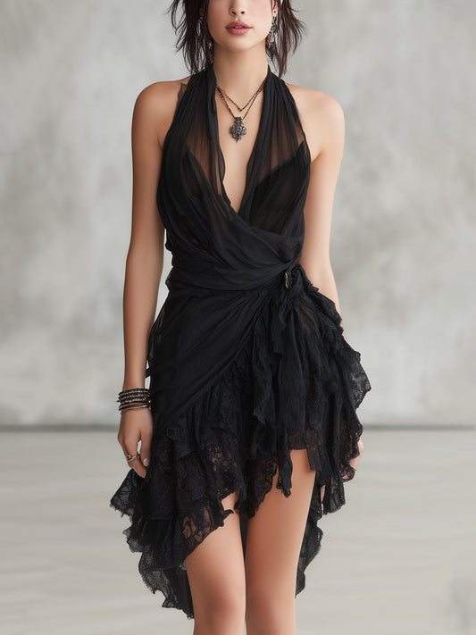 Mini Vestido Negro con Cuello Halter, Encaje y Volantes
