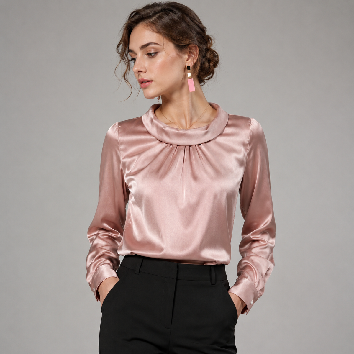 Blusa Satinada con Cuello Drapeado | Rosa y Burdeos · Corte Favorecedor
