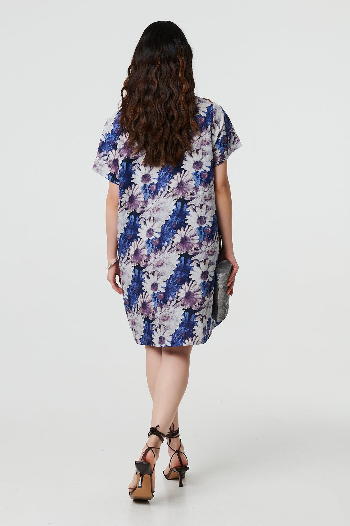 Vestido Recto Floral de Manga Corta hasta la Rodilla
