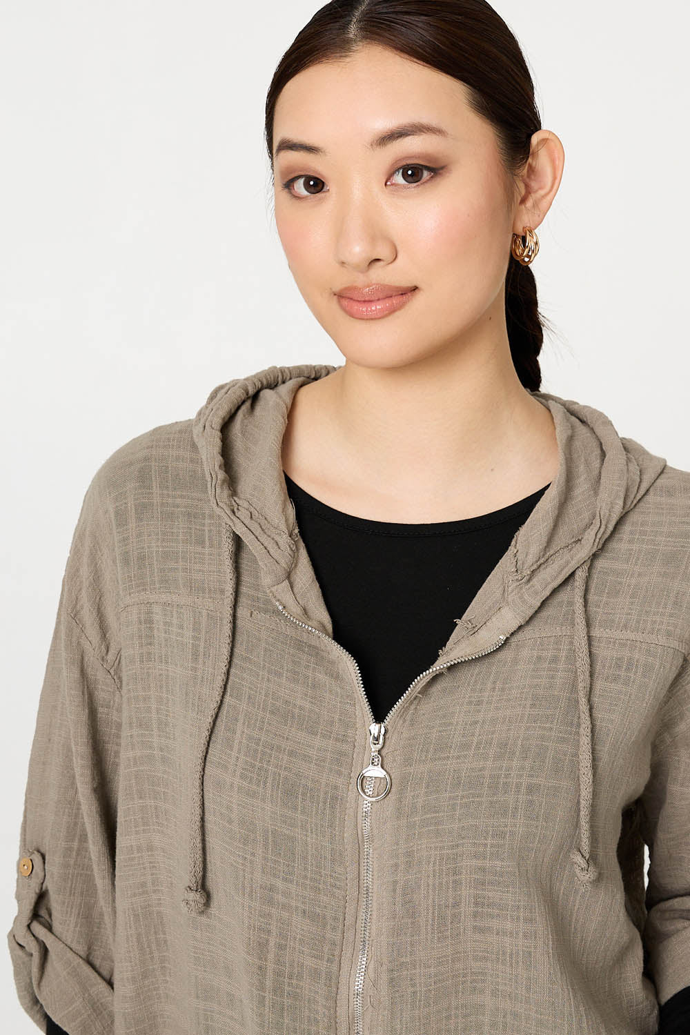 Estefanía | Chaqueta ligera con capucha y mangas 3/4