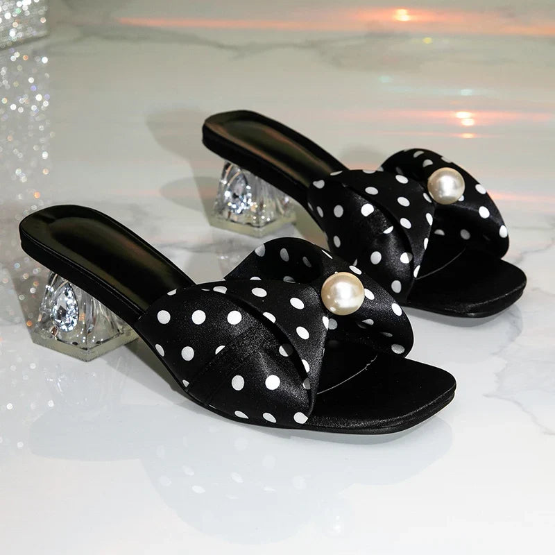 Sandalias de Tacón con Lazo y Perla | Lunares · Tacón Transparente · Blanco y Negro