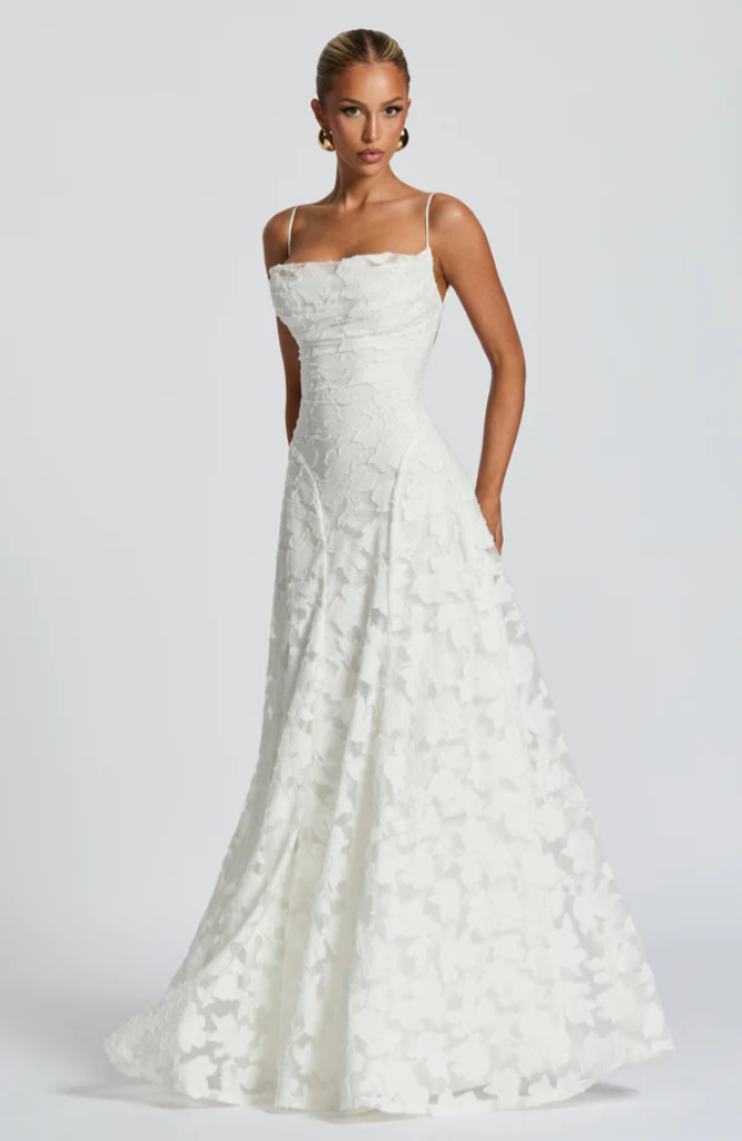 Vestido LISS | Encaje Maxi Elegante